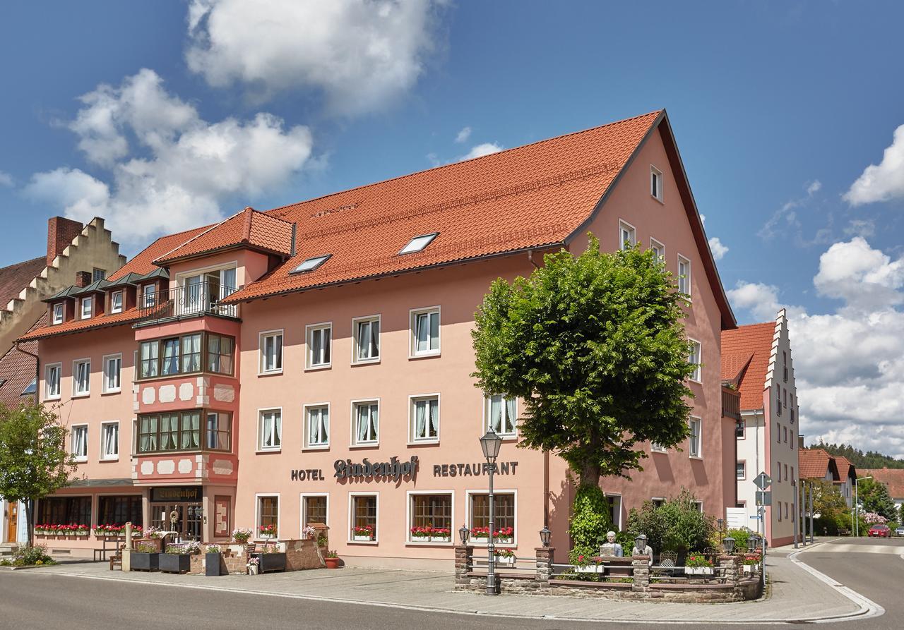 Hotel Restaurant Lindenhof Braunlingen ภายนอก รูปภาพ